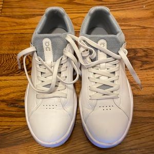 On Sneakers The Roger Advantage Tennis Sneaker Women 8.5B